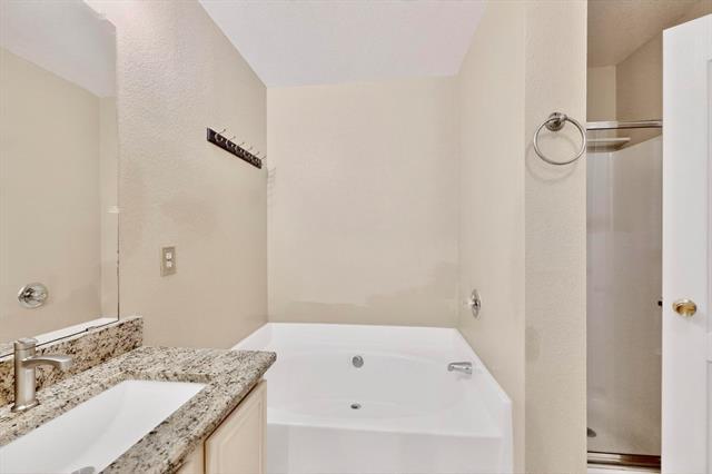 Building Photo - 6721 Waterlilly Dr