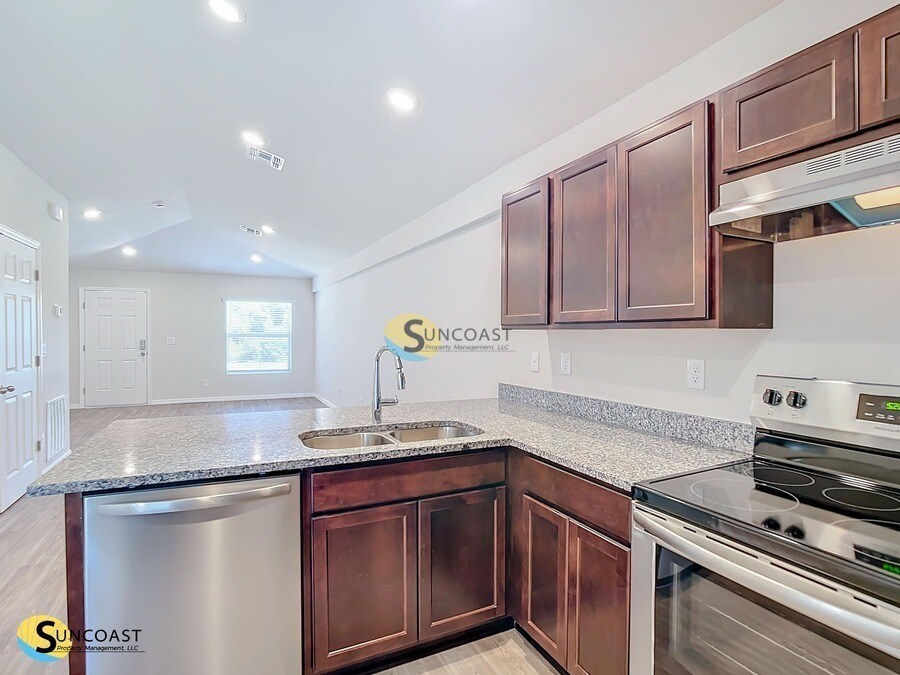 Building Photo - 2014 Dorion St