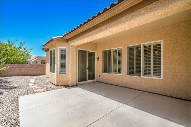 Building Photo - 2180 Waterton Rivers Dr