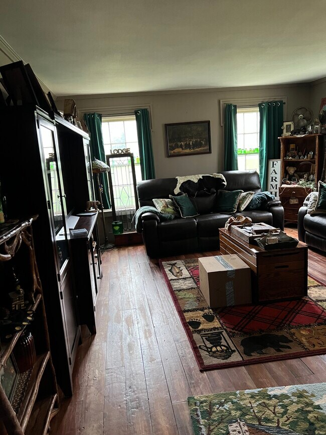 Building Photo - 1455 N Brookfield Rd