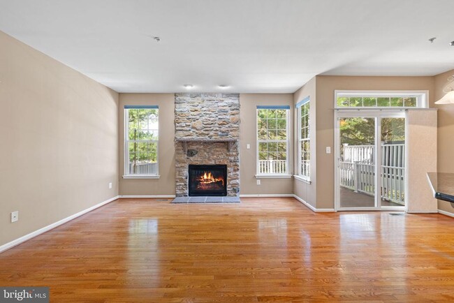 Building Photo - 261 Tall Trees Cir