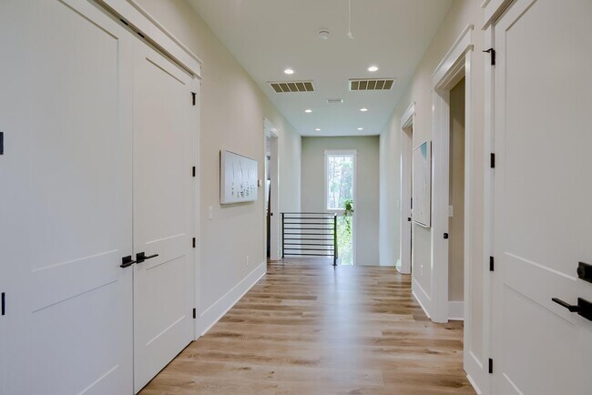 Building Photo - 40 Kristin Ct