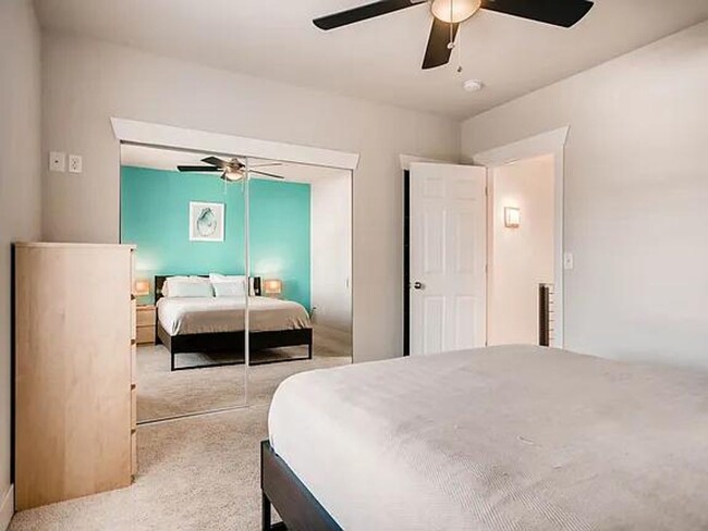 Building Photo - Charming End-Unit Townhome for Rent in Cur...