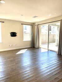 Building Photo - Stunning five bedroom in The Cannery