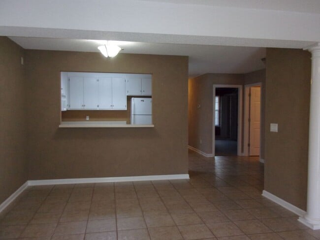 Building Photo - Creekside Townhomes, Creeke Lane, Enterpri...