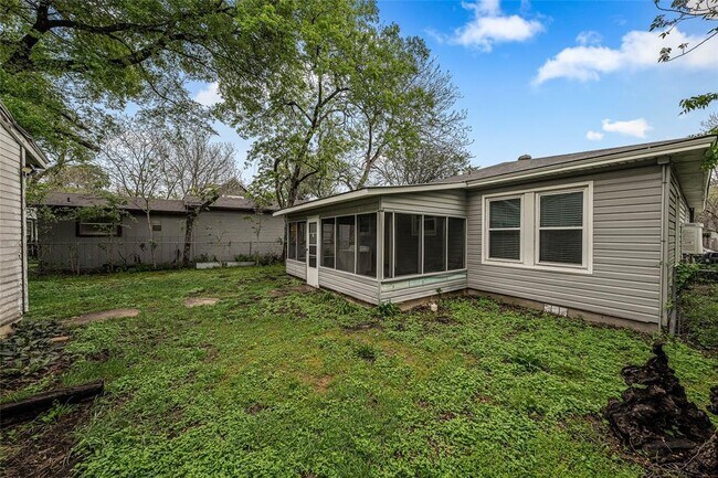 Building Photo - 2802 Dancy St