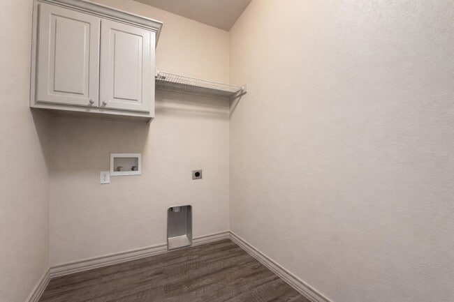 Building Photo - 5305 Kemper St