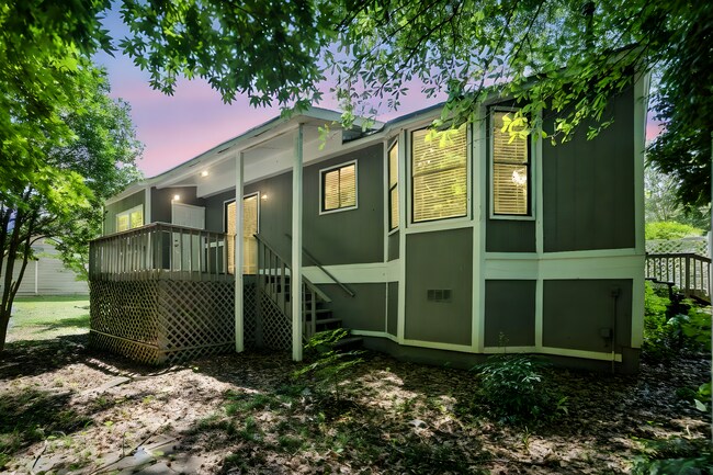 Building Photo - 3045 Wildflower Ln SW