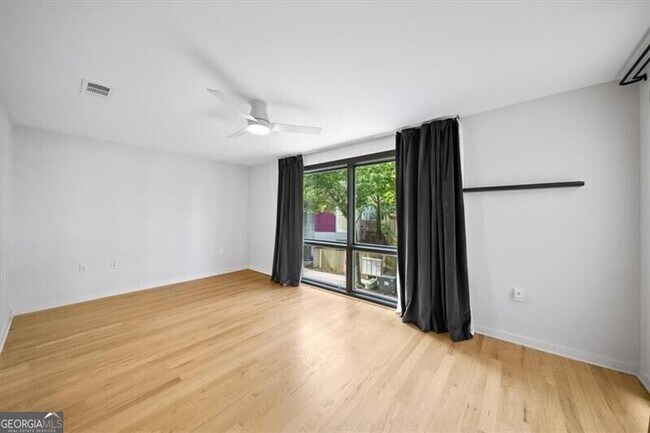 Building Photo - 1364 Rietveld Row NW