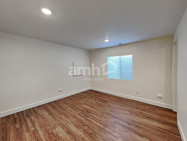 Building Photo - 5924 Verdigris Dr