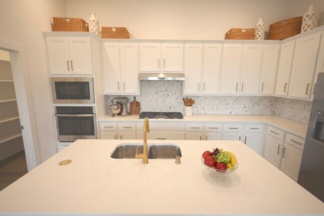 Building Photo - 27003 Golden Isle Ln