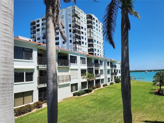 Building Photo - 6287 Bahia Del Mar Cir N