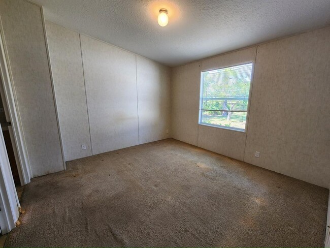 Building Photo - 19237 Cedar Crest Ct