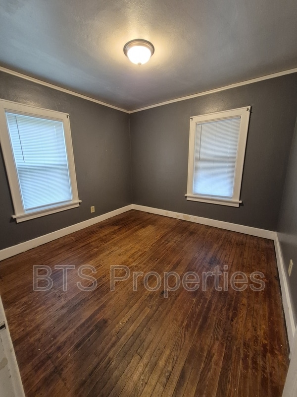 Building Photo - 3616 NE Monroe St