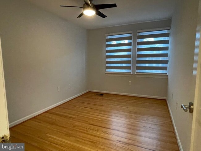 Building Photo - 519 G St SW