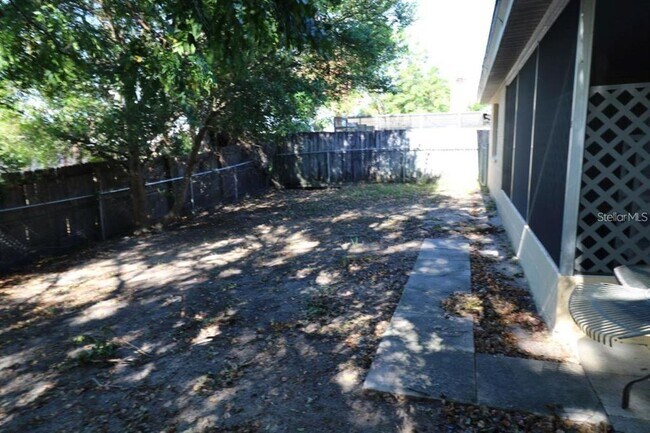 Building Photo - 12219 Partridge Hill Row