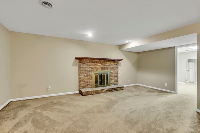 Building Photo - 955 Eastward Cir