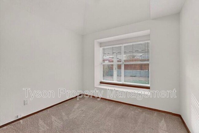 Building Photo - 5344 Chuckwagon Trail NW