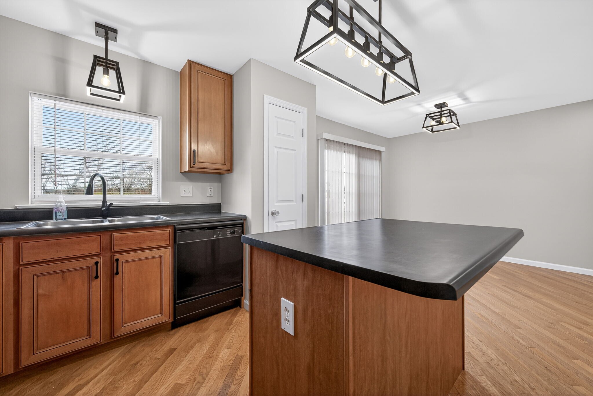 Building Photo - 373 Montclair Tower Dr