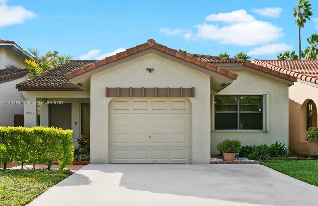 Primary Photo - 6654 NW 173rd Ln