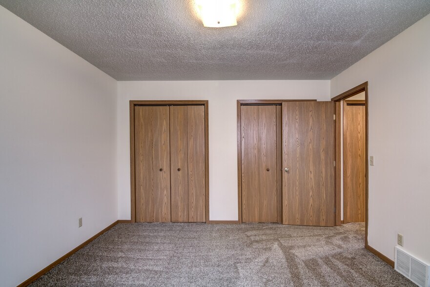 Building Photo - 13127 39th Ave N