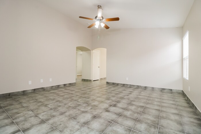 Building Photo - 12114 W Aster Dr