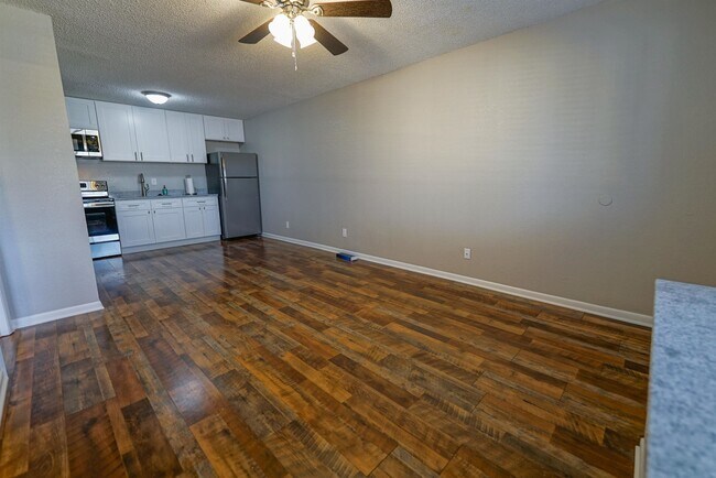 Building Photo - 403 Hayden Rd