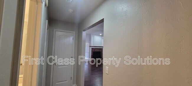 Building Photo - 2816 SE 95th St