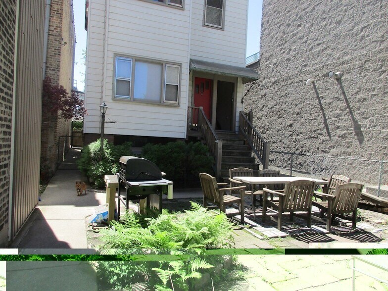 Building Photo - 3422 N Lincoln Ave