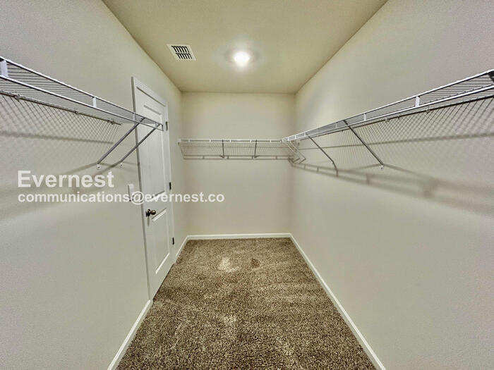 Building Photo - 322 Timberland Ave