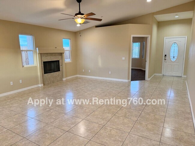 Building Photo - Gorgeous & Spacious 4 Bed Home
