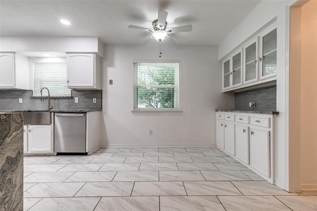 Building Photo - 7841 El Pastel Dr