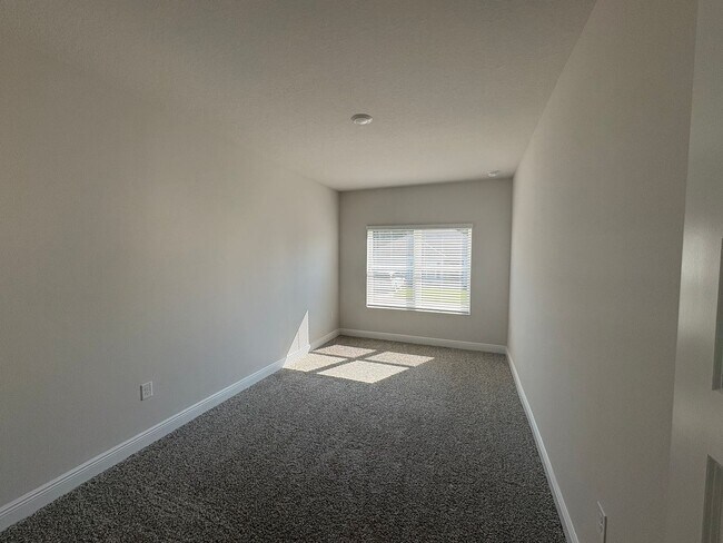 Building Photo - 5614 Becky Thatcher Ct