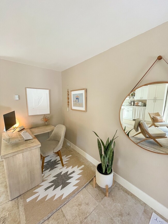 Building Photo - 155 Rosebay Dr