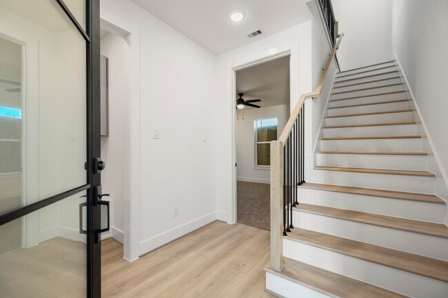 Building Photo - 6330 Del Rio St