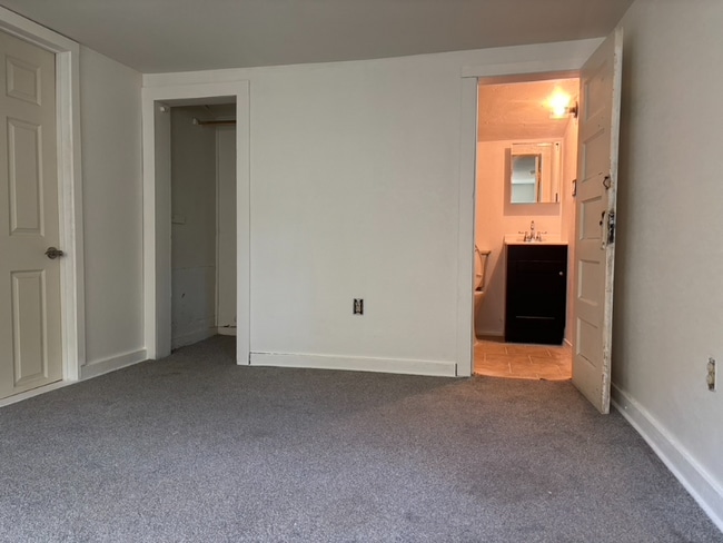 Building Photo - 1303 7th St NW