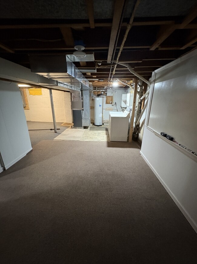 Building Photo - 701 Brooke Ave