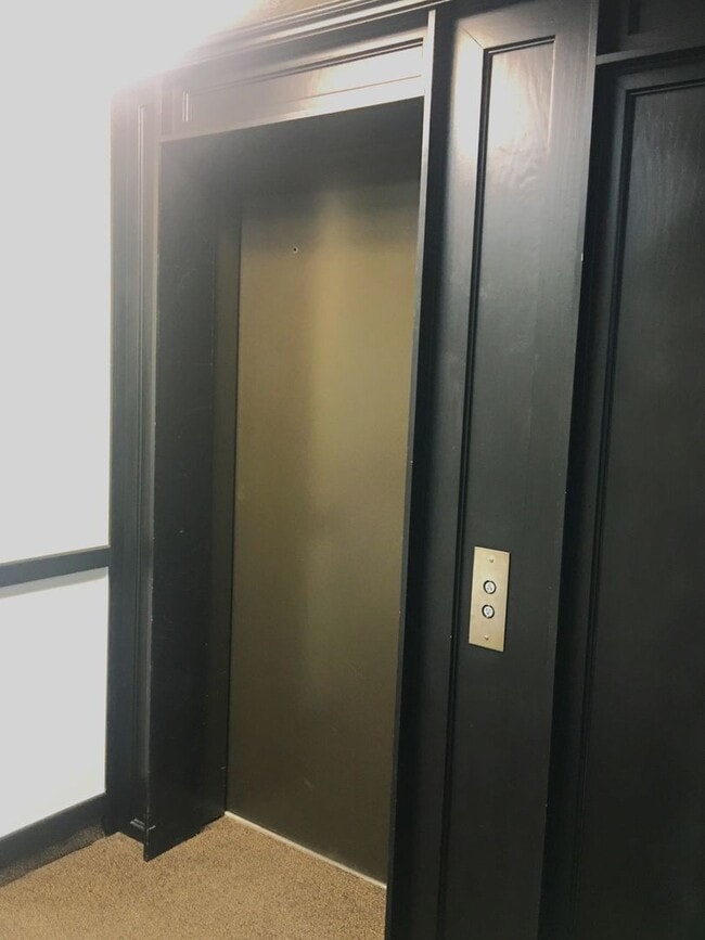 Building Photo - 31 E. Center