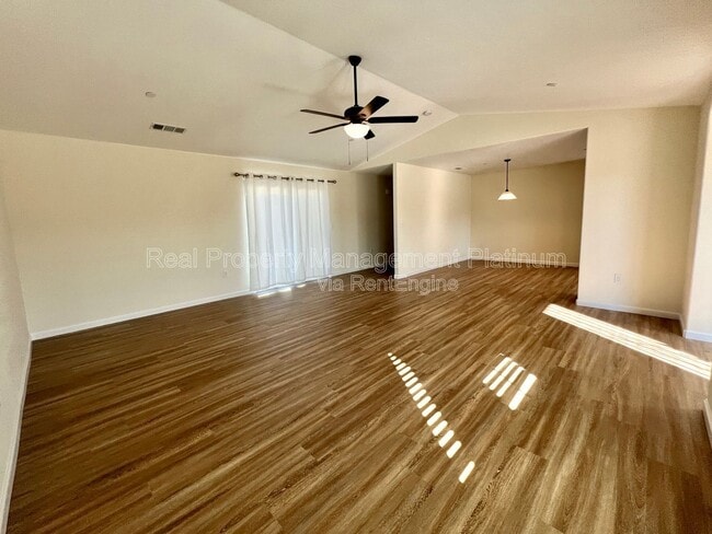 Building Photo - 6646 E Montecito Ave