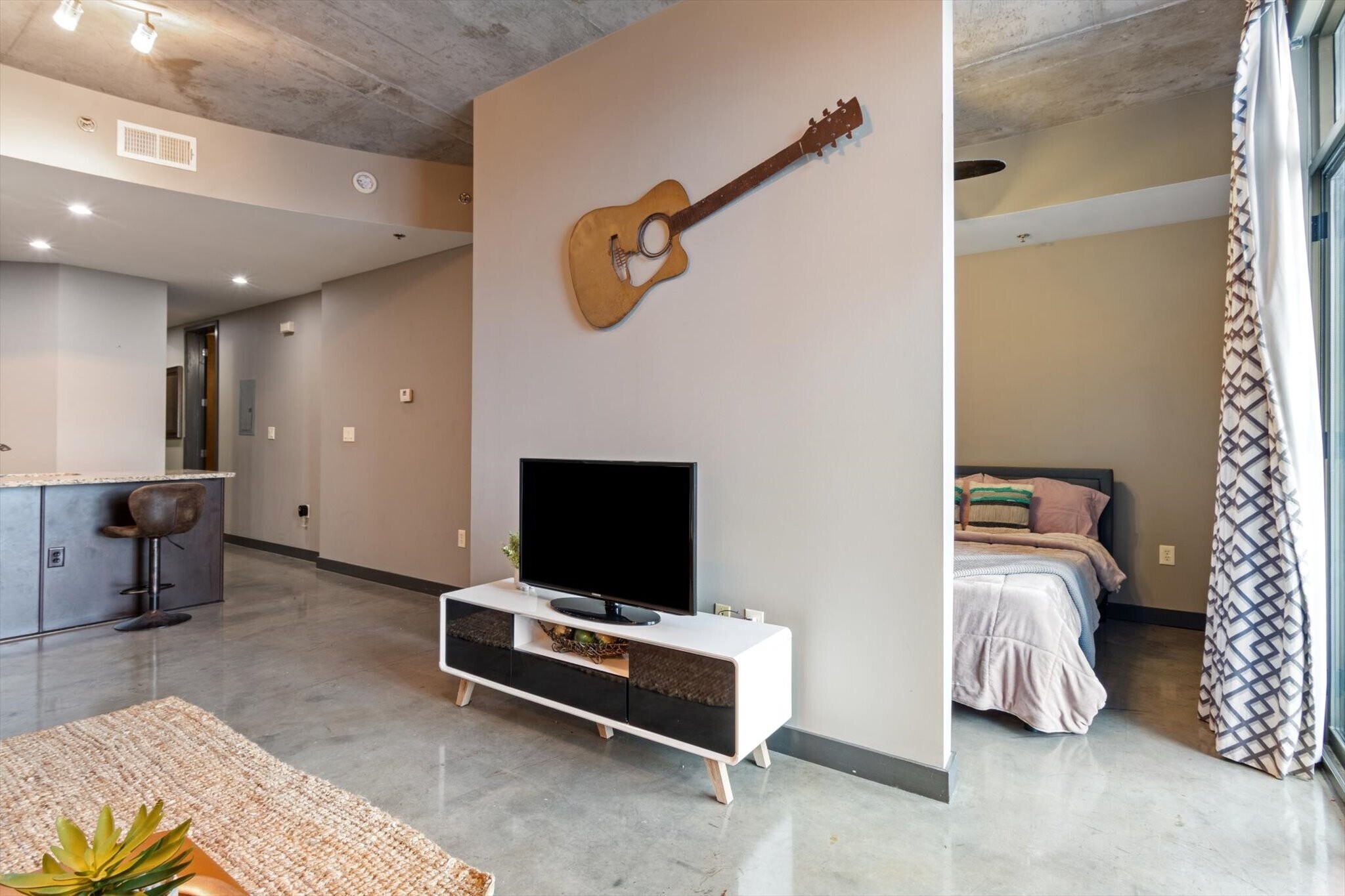 Building Photo - 1510 Demonbreun St