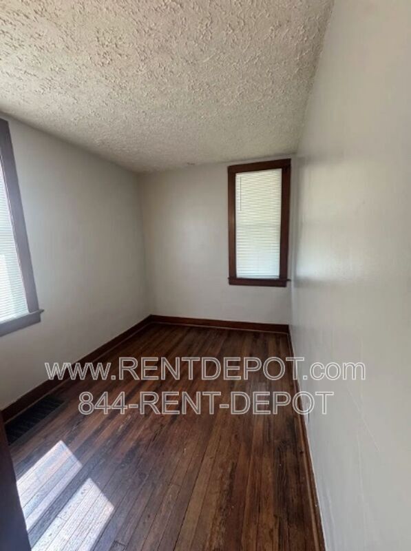 Building Photo - 1731 S Kerth Ave