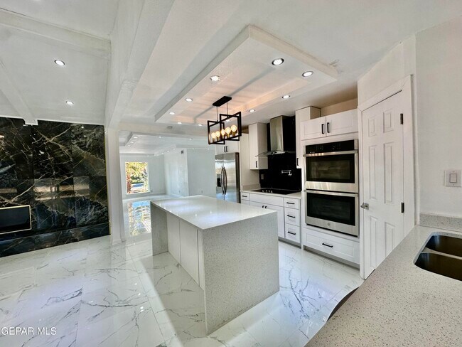 Building Photo - 6332 El Risco St