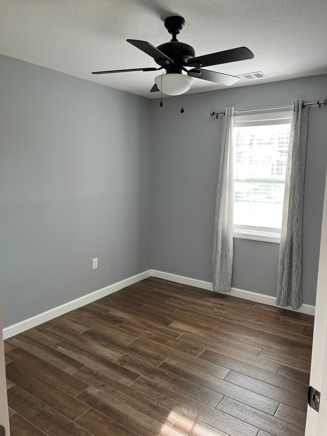 Building Photo - 701 Troy Cove
