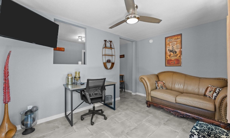 Building Photo - 496 W Mohave St