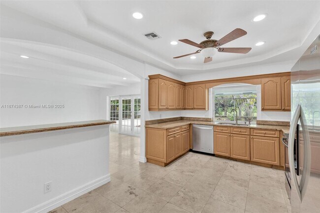 Building Photo - 14780 Old Cutler Rd