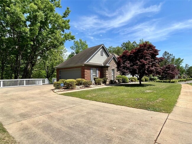 Building Photo - 704 Emerald Dr