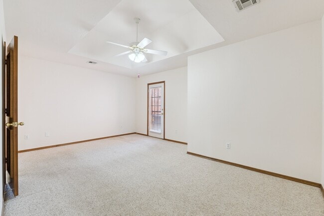 Building Photo - 11129 Springhollow Ct