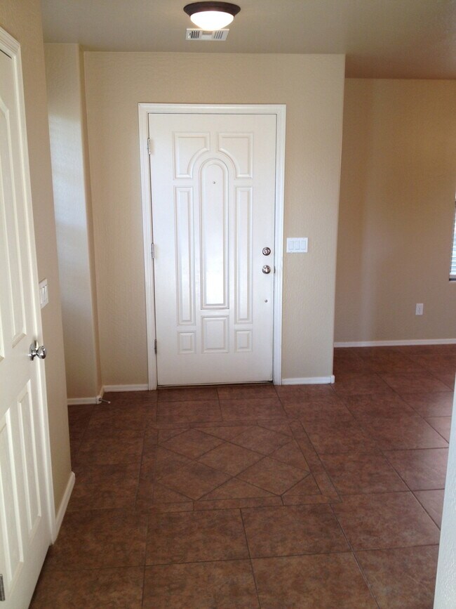 Building Photo - 3 Bed/2.5 Bath Great Gilbert Location