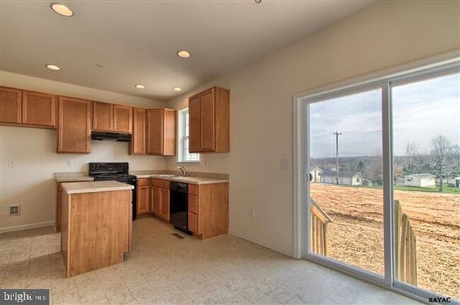 Building Photo - Coming Soon!! Gorgeous Townhome in Spring Grove!!!!