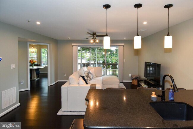 Building Photo - 406 Fortress Way